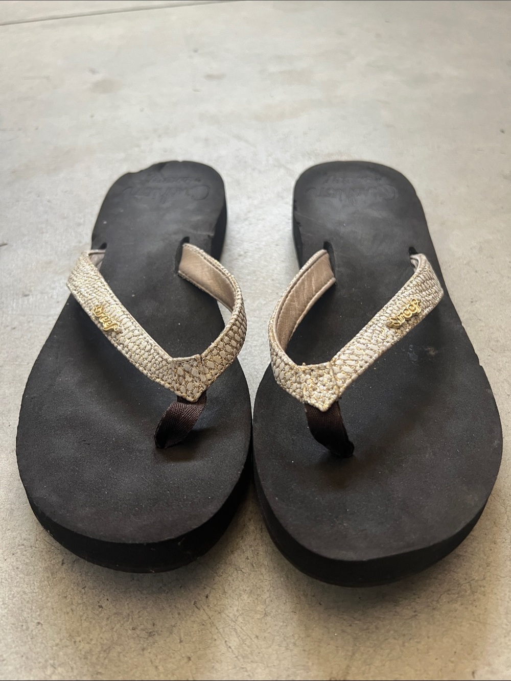Reef Cushion Women’s Metallic Beige Black Flip Flop Sandals